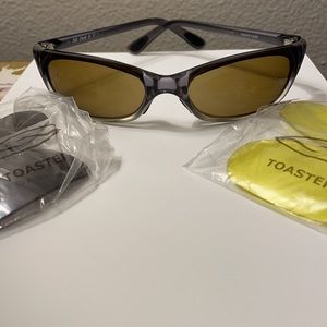 Smith vintage sunglasses. Fit petite faces. Comes w/3 sets of lenses